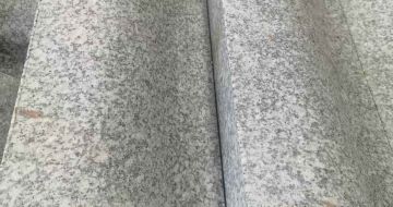 韶关芙蓉白S型拉丝面路沿石