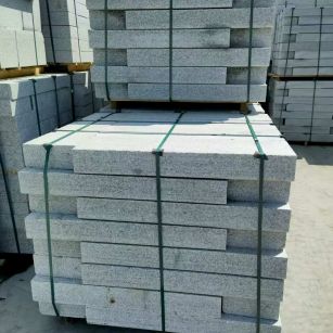 韶关 芙蓉白花岗岩路沿石、平石尺寸标准，色泽均匀