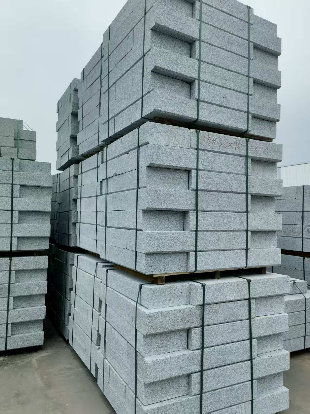 韶关 路沿石，板板正正的路沿石