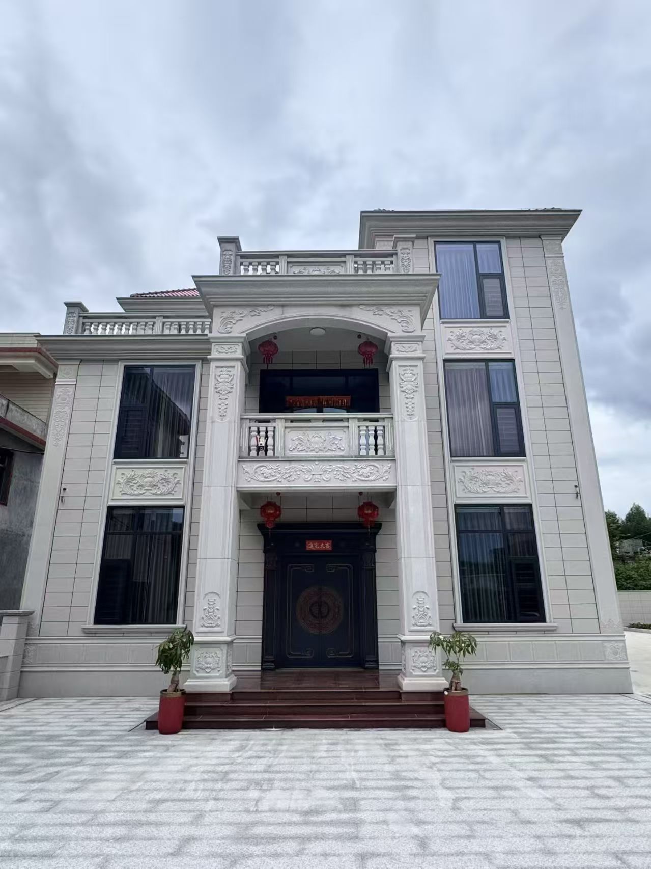 韶关 芝麻白石材别墅干挂案例展示