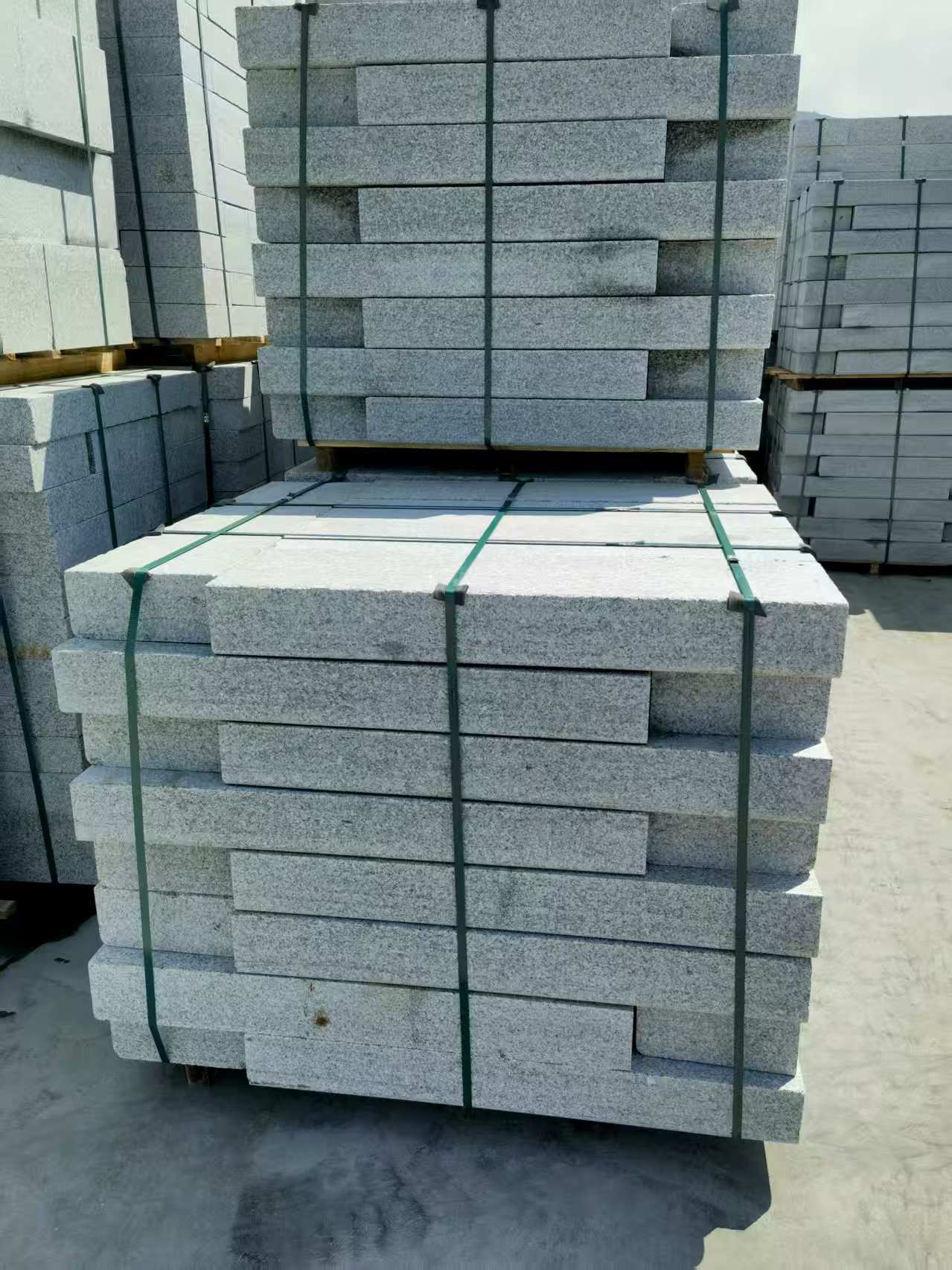 韶关 芙蓉白花岗岩路沿石、平石尺寸标准，色泽均匀