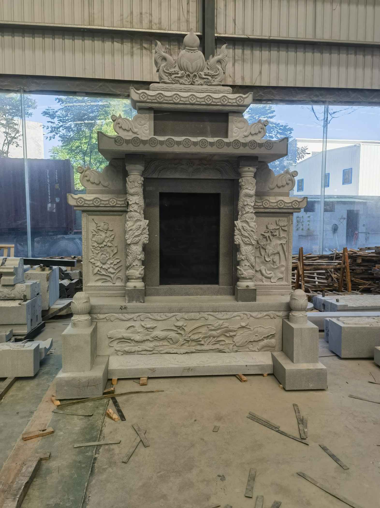 韶关 芝麻灰高档墓碑、土墓，一套也支持定做