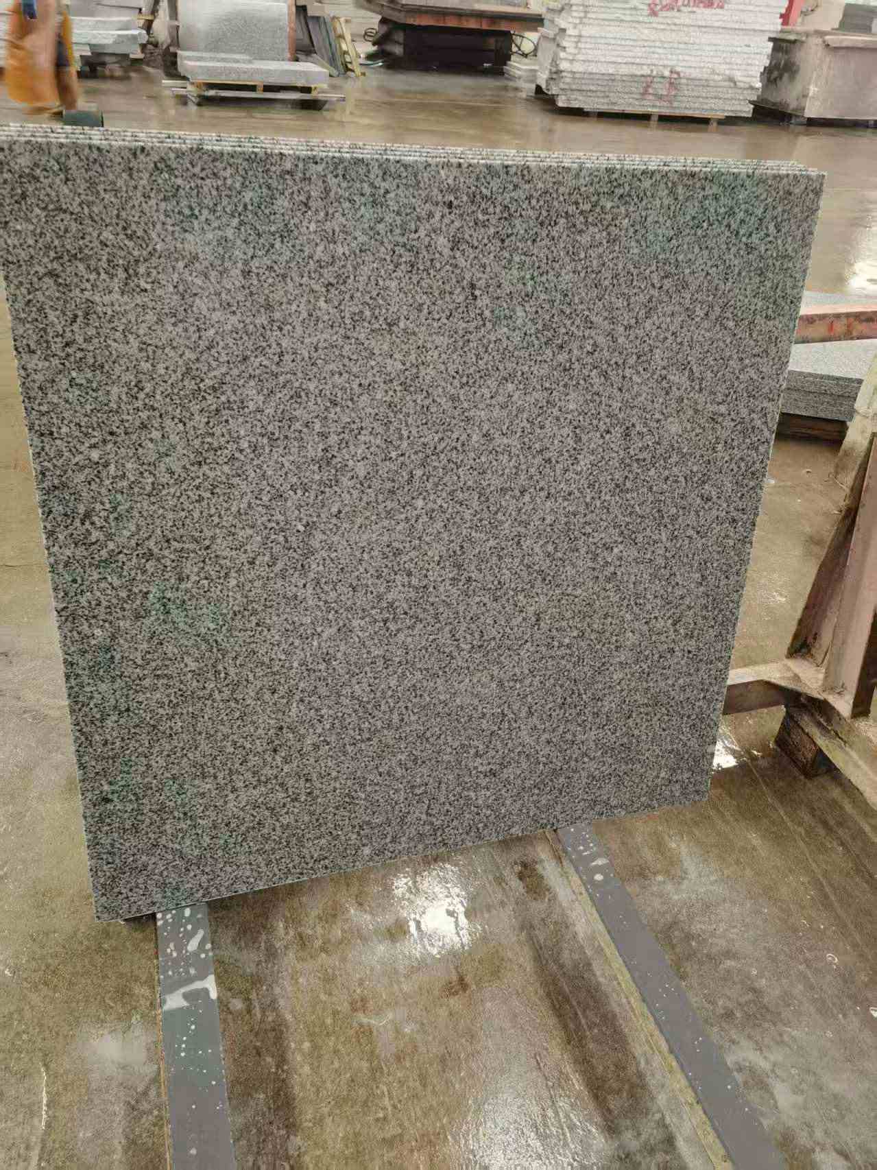 韶关 芝麻白光面900*900，高地铁标准