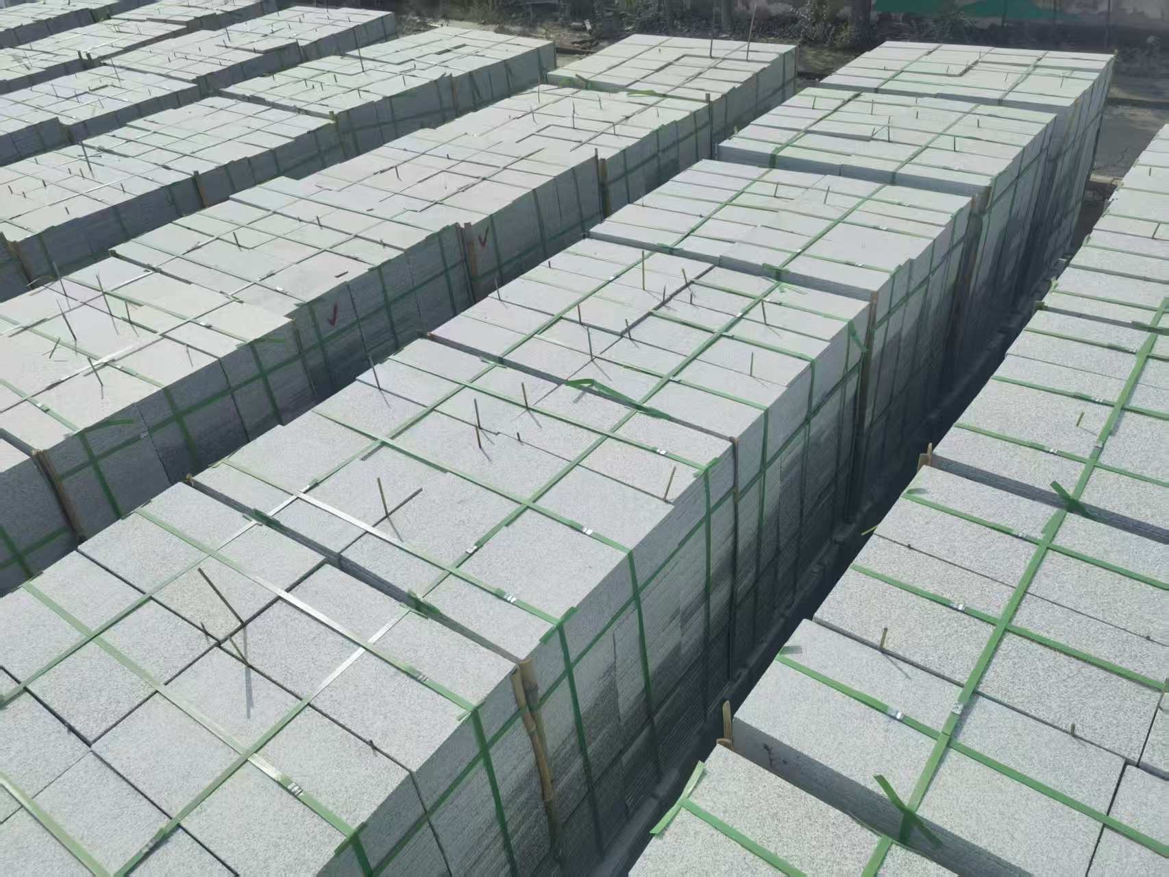 韶关 芝麻白1.8公分火烧300*600地铺，清仓大甩卖