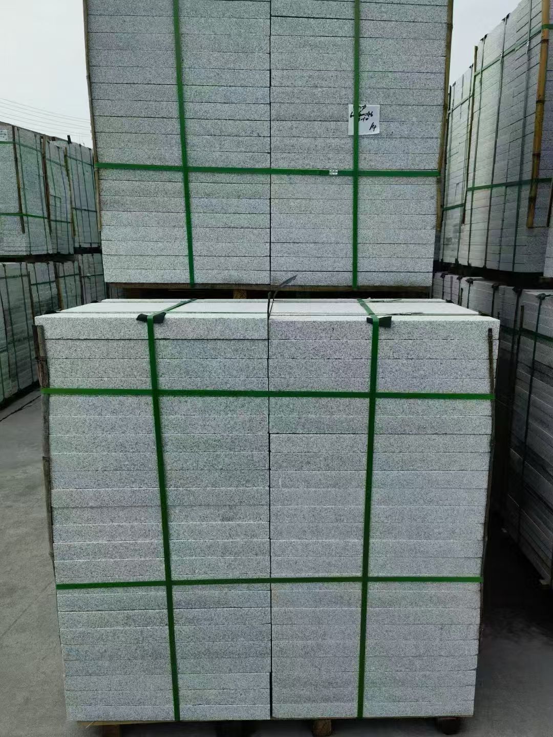 韶关 火烧面地铺石，街道广场园林市政工程板，1.8~5.0厚均有现货