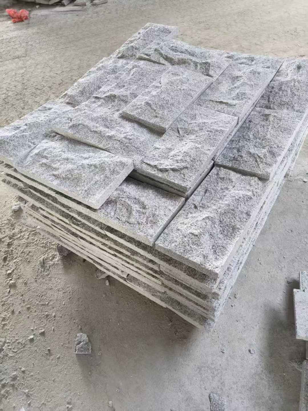 韶关 芝麻白蘑菇石、自然面